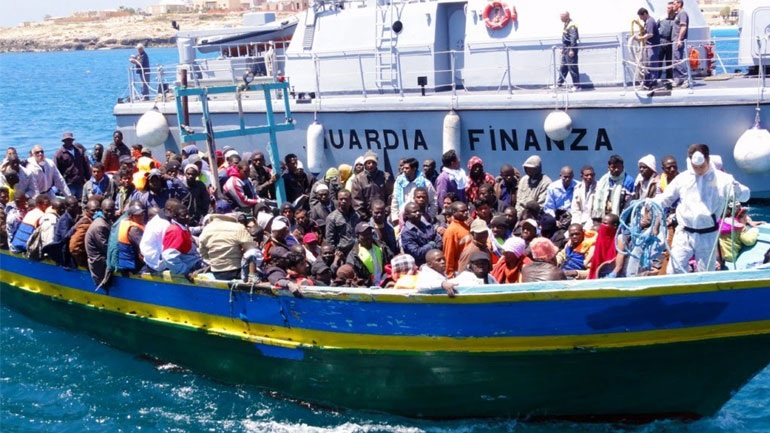 Ιταλία: Επιχειρήσεις διάσωσης για 1.300 μετανάστες – 16 βρέθηκαν νεκροί