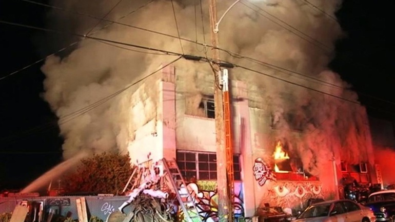 Καλιφόρνια: Στους 36 οι νεκροί από τη φωτιά στο μοιραίο πάρτι