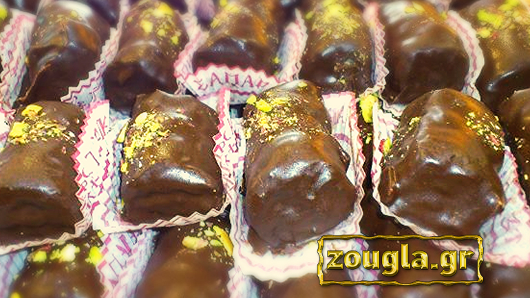 Ο Καρανίκας κέρασε γλυκά όλη τη Βουλή