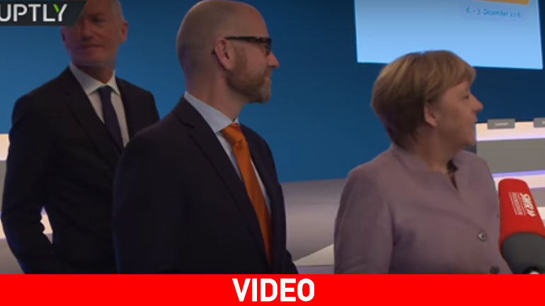 Η Μέρκελ τρόμαξε από ένα… «ΑΤΙΑ»