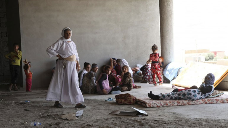 Σέρρες: Ξεκίνησε η μεταφορά των Κούρδων Γεζίντι από το κέντρο φιλοξενίας