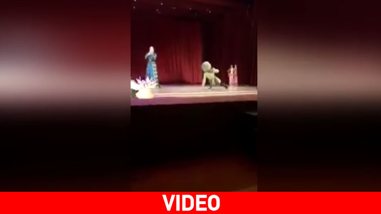 Σοκ: Xορευτής πεθαίνει επί σκηνής