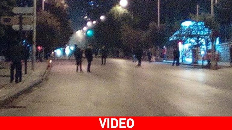 Θεσσαλονίκη: Ρίχνουν μολότοφ από ταράτσες στα ΜΑΤ