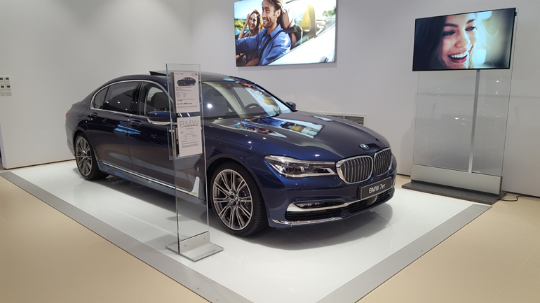 Η συλλεκτική BMW 7 Series που έχει παραχθεί σε μόλις 100 μονάδες σε όλο τον κόσμο... Μπαίνει και στην πρίζα!