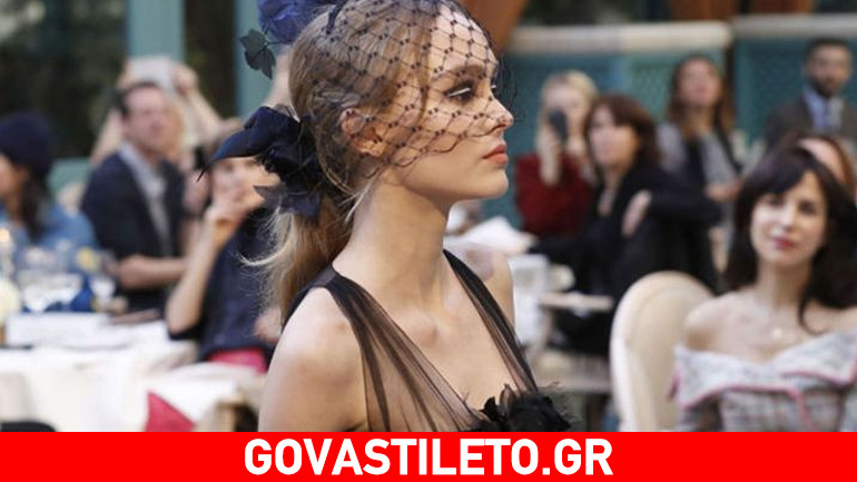 Η Lily-Rose Depp κάνει το ντεμπούτο της στην πασαρέλα του οίκου Chanel