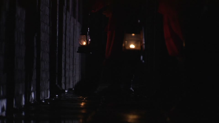 Μητέρα μοναχού: Το παιδί μου μετετράπη σε άβουλο ον μέσα στο μοναστήρι  – Τώρα απειλούν την κόρη μου!