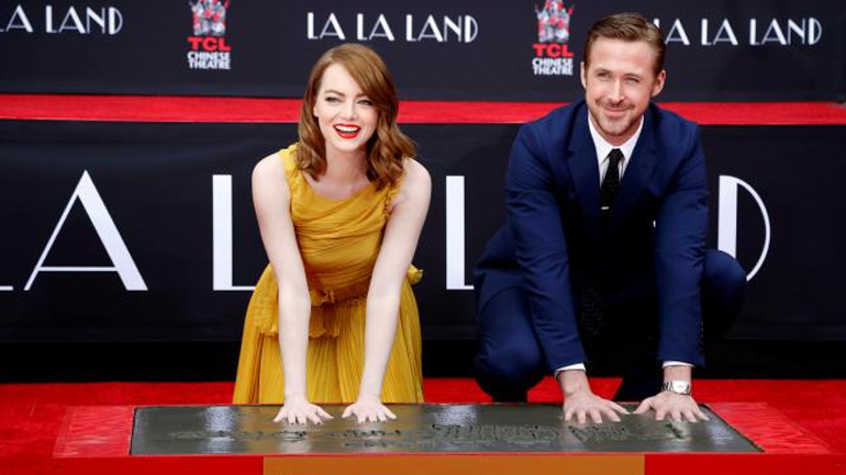 Τα αποτυπώματά τους στο Χόλιγουντ αφήνουν Ρ. Γκόσλινγκ, Έμα Στόουν