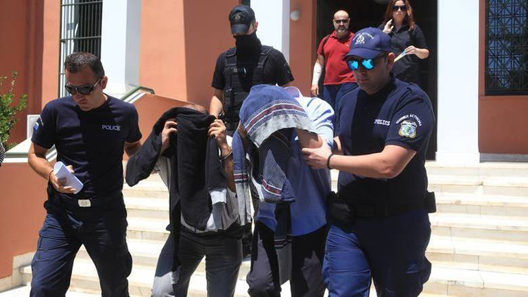 Οι 8 Τούρκοι αξιωματικοί ευχαριστούν την Ελλάδα