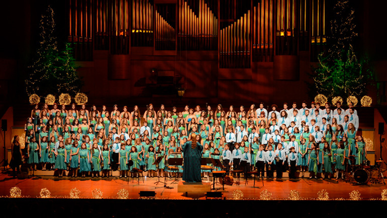 «Κάθε ευχή και ένα τραγούδι» – Με την Παιδική και Νεανική Χορωδία Rosarte