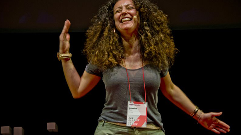 Στην τελική πεντάδα των κορυφαίων κωμικών του πλανήτη η Κατερίνα Βρανά