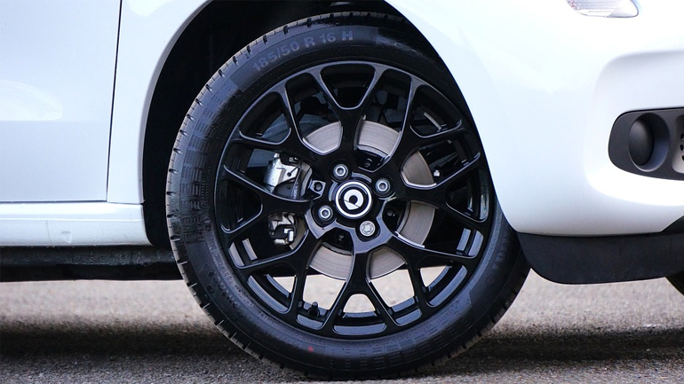 Της πούλησαν… κλεμμένο αυτοκίνητο