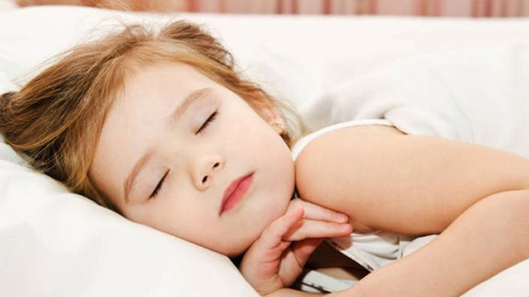 Όταν το παιδί τρίζει τα δόντια του στον ύπνο