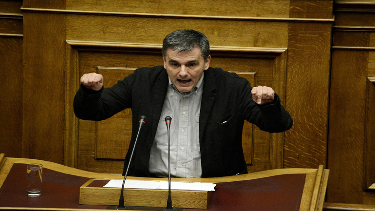 Και την πίτα ολόκληρη ο Τσακαλώτος…