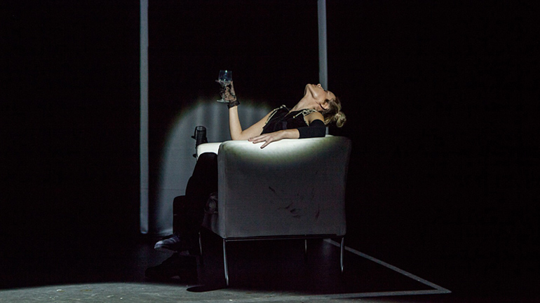 «Εκτός Ορίων» στο Θέατρο Ιλίσια Βολανάκης