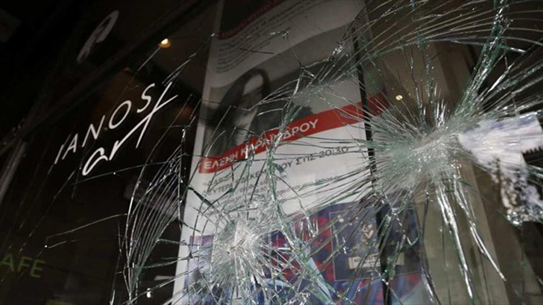 «Οι επιθέσεις στα βιβλιοπωλεία είναι η πρακτική της ρητορικής του φασισμού»