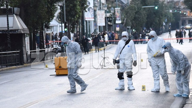 Στο μικροσκόπιο της Αντιτρομοκρατικής το καμένο Ι.Χ. που βρέθηκε στα Εξάρχεια