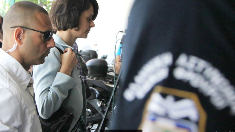 «Η διαπραγμάτευση δεν μπορεί να γίνει μέσω blog», κα. Βελκουλέσκου