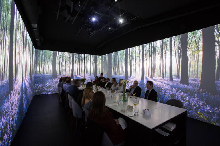 Οι εικόνες αλλάζουν μαζί και τα 'πιάτα' με τις ιδιαίτερες γεύσεις...