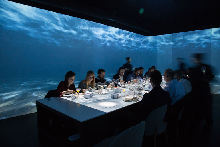 Με τον βυθό στους... τοίχους σερβίρεται και το ανάλογο πιάτο