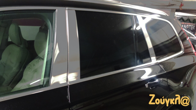 Φιμέ τζάμια για να μη διακρίνουν οι... περίεργοι τους πίσω επιβάτες