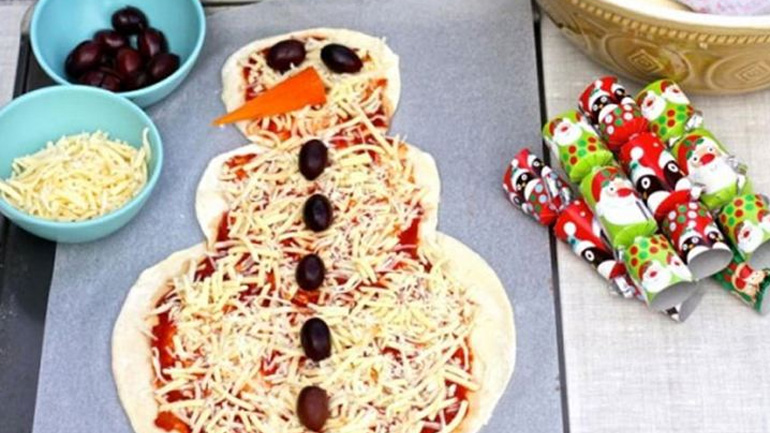 Φτιάξτε χριστουγεννιάτική πίτσα για τους μικρούς μας φίλους!