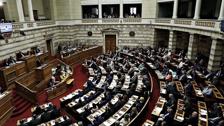 196 “ναι” για τη 13η σύνταξη