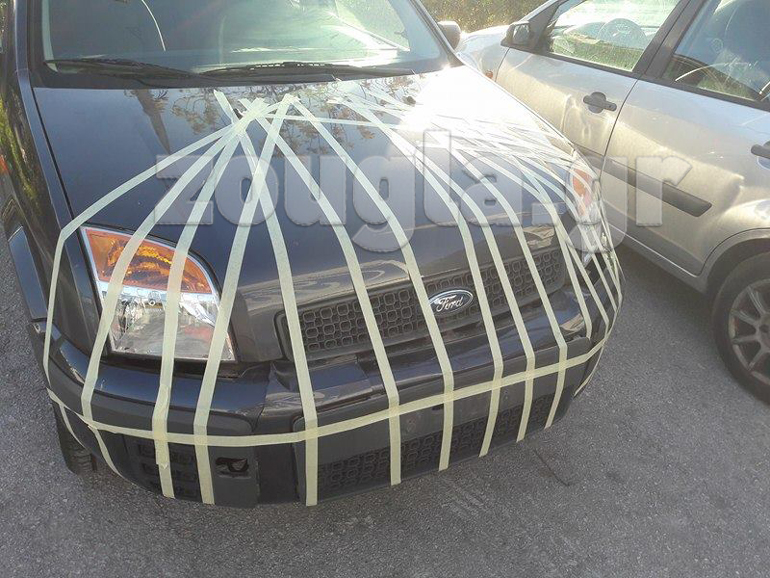 Χρήσιμη η χαρτοταινία ακόμα και στα πιο απίθανα σημεία!