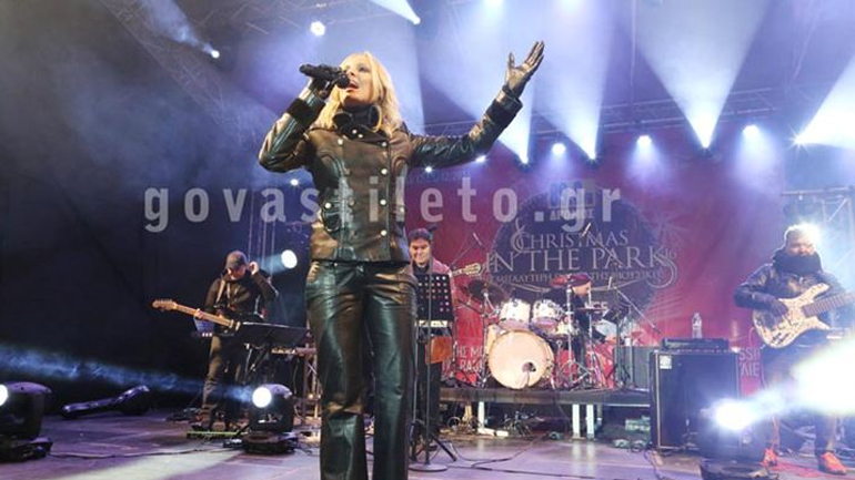 Πέγκυ Ζήνα: Με ροκ εμφάνιση στη χθεσινή της συναυλία