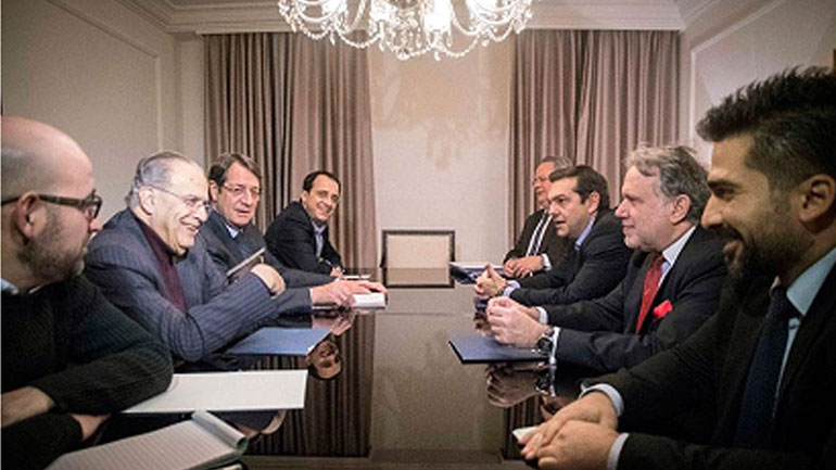 Τις κόκκινες γραμμές συζήτησαν Αναστασιάδης και Τσίπρας