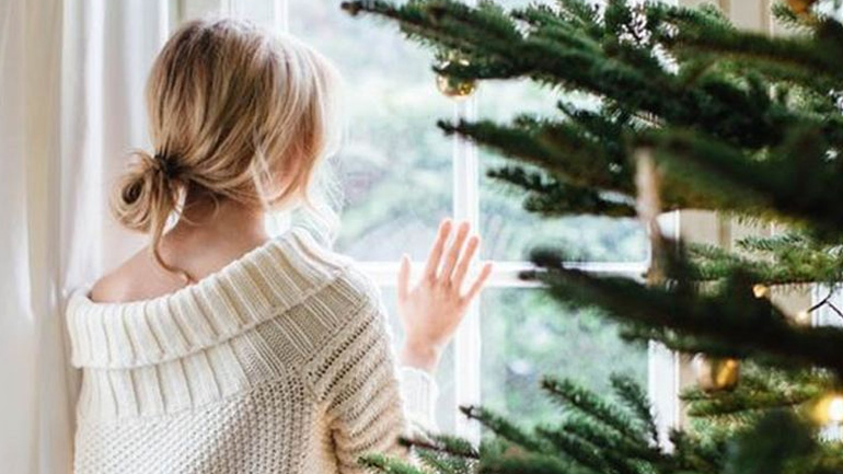 Πώς θα πάψεις να είσαι μόνη σου αυτές τις γιορτές!