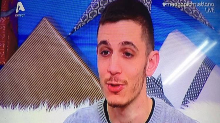 Άνεργος 25χρονος χωρίς πατέρα και μάνα ζει με την άρρωστη αδελφή του με ένα επίδομα 480 ευρώ το μήνα – Υπάρχουν μέρες που δεν έχουμε να φάμε