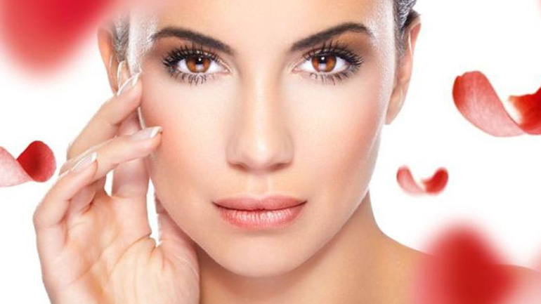 Μυστικά ομορφιάς για λαμπερό και φρέσκο δέρμα τις γιορτές