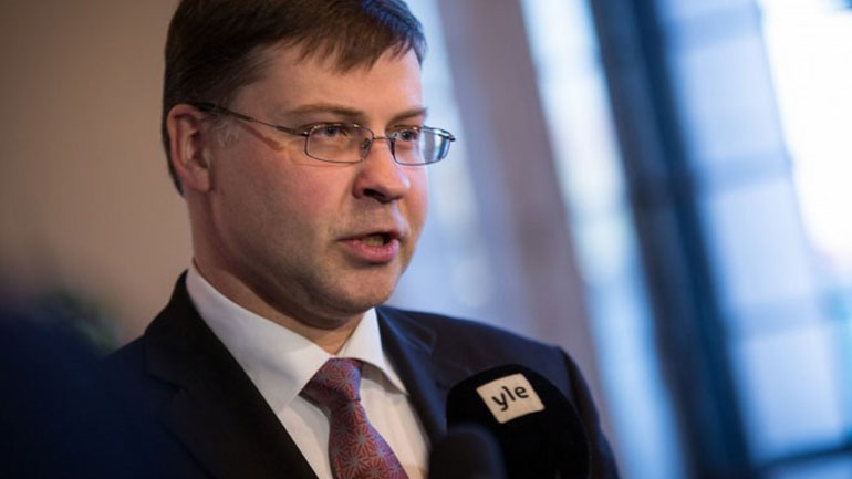 Ντομπρόβσκις: «Περιττή και άχρηστη» η κίνηση Τσίπρα