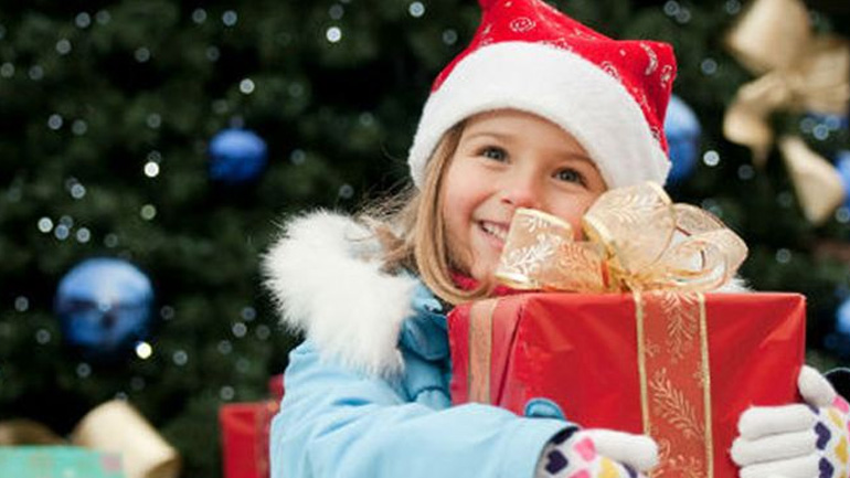 Χριστούγεννα: Πώς να επιλέξετε το κατάλληλο δώρο για τα παιδιά σας;