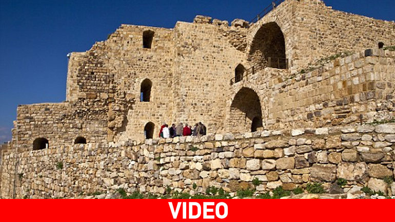 Oμηρία σε μεσαιωνικό κάστρο με μία νεκρή τουρίστρια