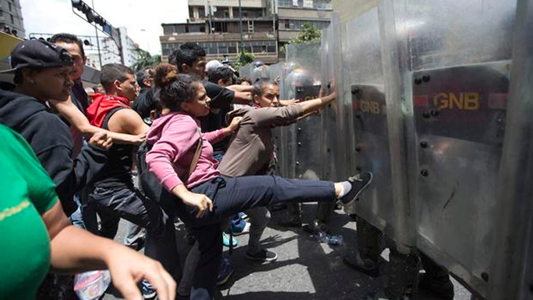 Πάνω από 300 συλλήψεις μετά τις ταραχές στη Βενεζουέλα