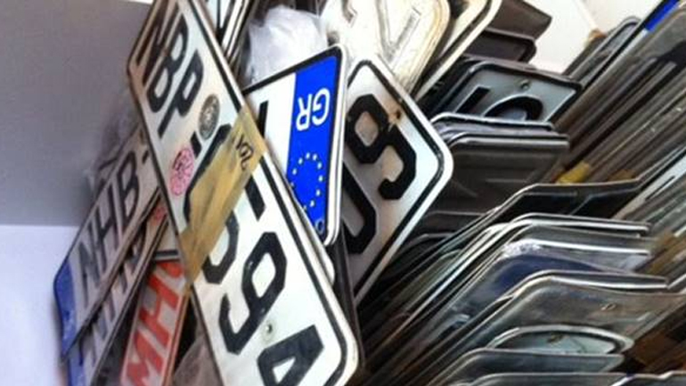 Επιστρέφονται από σήμερα πινακίδες και άδειες λόγω Χριστουγέννων