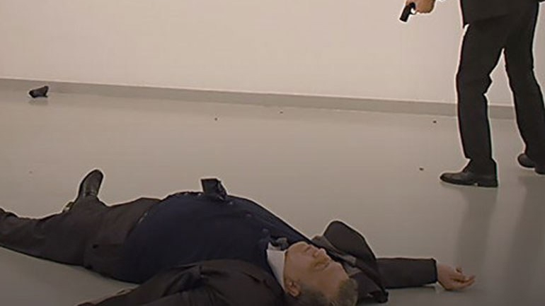 Τουρκικό ΥΠΕΞ: Η δολοφονία του Ρώσου πρέσβη δεν θα επισκιάσει τη ρωσοτουρκική φιλία