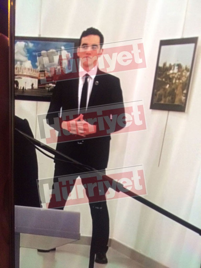 Ο 22χρονος αστυνομικός, λίγο πριν ανοίξει πυρ