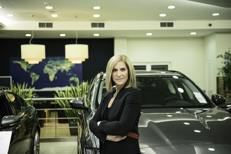 Η Μπίλη Τζώρτζη ηγείται της ομάδας που δραστηριοποιείται στην μοναδική κάθετη μονάδα Jaguar και Land Rover στην Αττική...