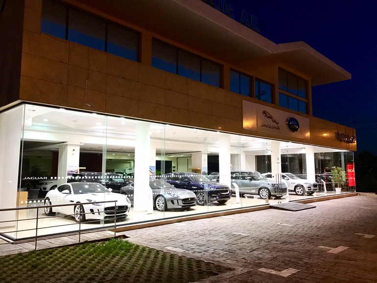 Η κάθετη μονάδα των αυτοκινήτων Jaguar & Land Rover στα Γλυκά Νερά...