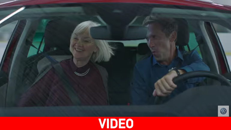 Ο γιος κάνει το όνειρο της μητέρας πραγματικότητα!