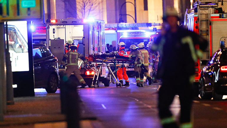 Γερμανική αστυνομία: Αυτόπτης μάρτυρας καταδίωξε τον οδηγό του φορτηγού