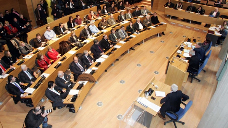 Ένταση στο δημοτικό συμβούλιο Θεσσαλονίκης για τον προϋπολογισμό Μπουτάρη