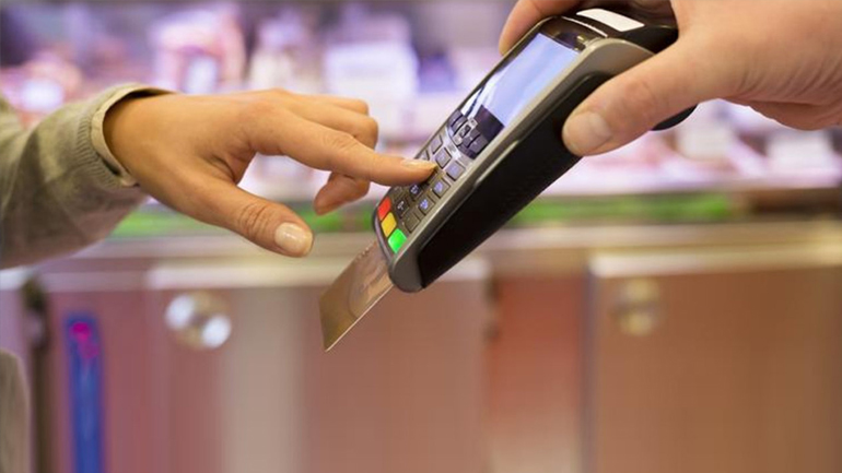 Ποιοι απαλλάσσονται από τις υποχρεωτικές δαπάνες με κάρτα