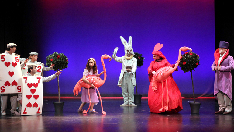 Γιορτές στη Χώρα των Θαυμάτων – Έκτακτες γιορτινές παραστάσεις στο θέατρο Ιλίσια