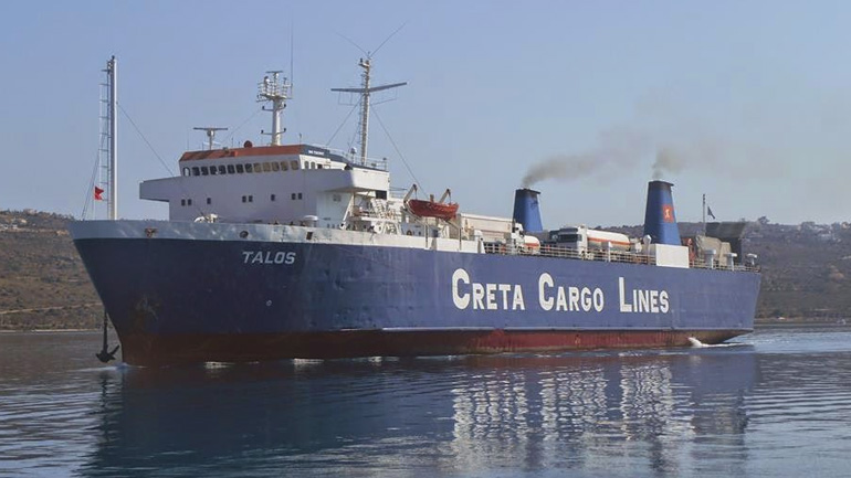 Τρία ρήγματα στο «ΤΑΛΩΣ» που προσέκρουσε στο λιμάνι των Μεστών στη Χίο