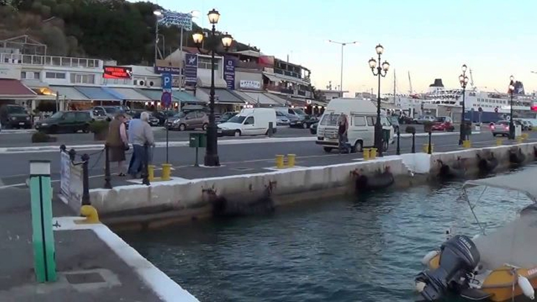 Νεκρή ανασύρθηκε η γυναίκα του οχήματος που έπεσε στο λιμάνι της Ραφήνας