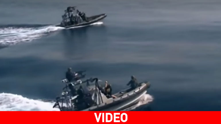 Δύο ελεύθεροι σκοπευτές εναντίον 38 Σομαλών πειρατών