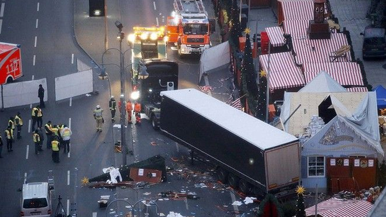 SZ: O Τυνήσιος ύποπτος για την επίθεση στο Βερολίνο έχει άδεια παραμονής